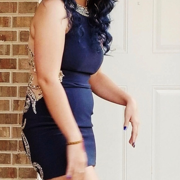 Dress - Picture 3 of 4